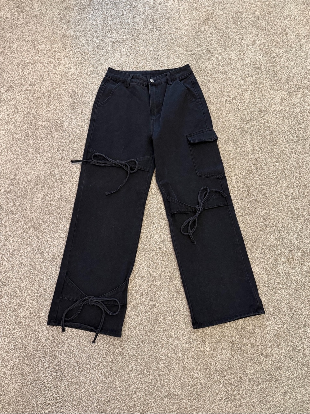 Black Wide-Leg Cargo Tie Jeans